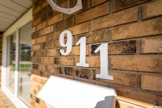 Photo 3: 911 Hawthorne Crescent in Moose Jaw: Palliser Residential for sale : MLS®# SK929569