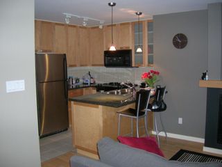 Photo 3: 803 989 RICHARDS Street in Vancouver: Downtown VW Condo for sale in "MONDRIAN" (Vancouver West)  : MLS®# R2175758