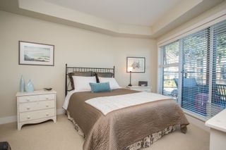 Photo 15: 415 14855 THRIFT Avenue: White Rock Condo for sale in "The Royce" (South Surrey White Rock)  : MLS®# R2538329