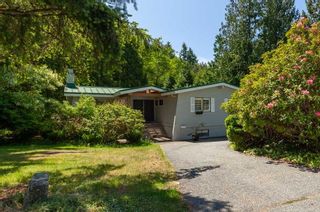 Photo 1: 4639 WOODBURN Road in West Vancouver: Cypress Park Estates House for sale : MLS®# R2833628