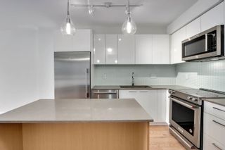 Photo 10: 305 233 KINGSWAY Street in Vancouver: Mount Pleasant VE Condo for sale in "VYA" (Vancouver East)  : MLS®# R2768605