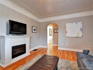 Photo 4: 1434 Lang St in VICTORIA: Vi Oaklands House for sale (Victoria)  : MLS®# 743758