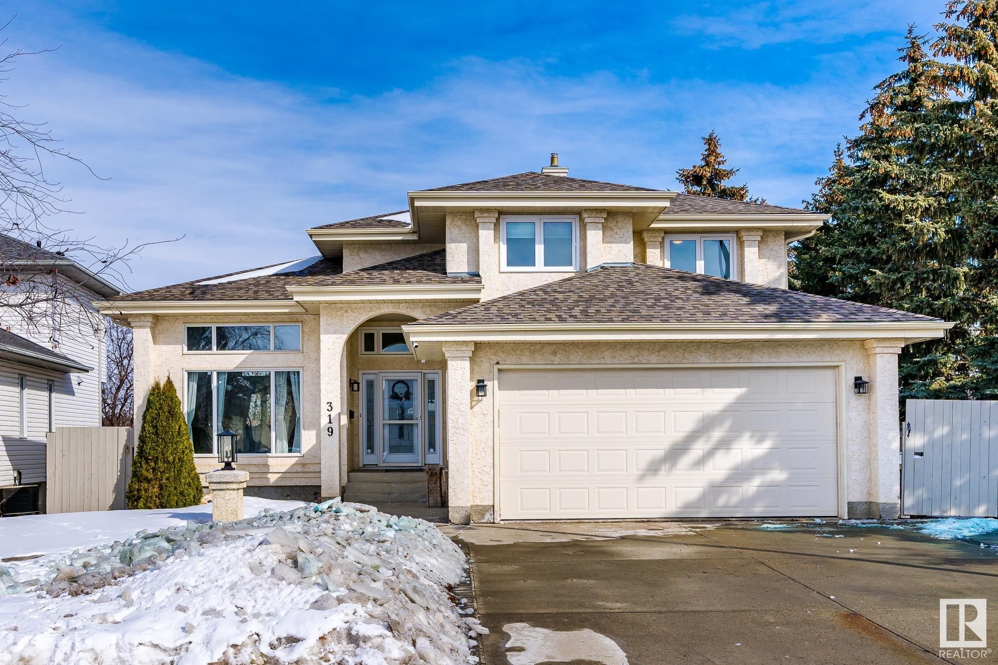 Main Photo: 319 TWIN BROOKS Drive in Edmonton: Zone 16 House for sale : MLS®# E4331267