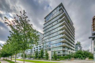 Main Photo: 704 138 W 1ST Avenue in Vancouver: False Creek Condo for sale in "WALL CENTRE FALSE CREEK ( EAST 2 TOWER)" (Vancouver West)  : MLS®# R2472113