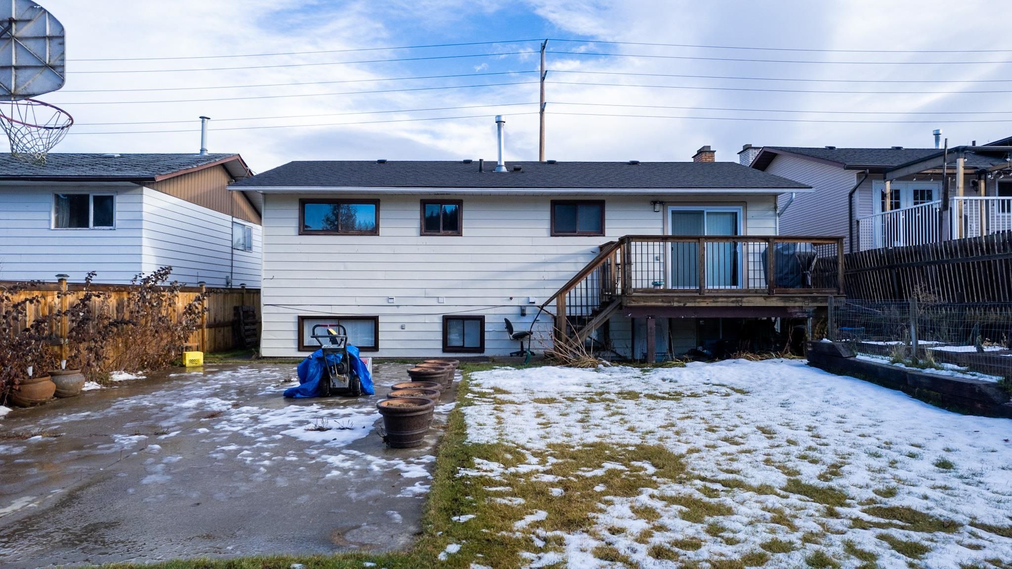 Main Photo: 3561 WESTWOOD Drive in Prince George: Peden Hill House for sale (PG City West)  : MLS®# R2740498