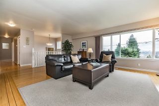 Photo 3: 1747 THOMAS Avenue in Coquitlam: Central Coquitlam House for sale : MLS®# R2268277