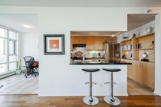 Photo 10: 1902 1199 MARINASIDE CRESCENT in Vancouver: Yaletown Condo for sale (Vancouver West)  : MLS®# R2506862