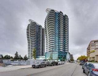 Photo 1: 1504 1501 FOSTER Street: White Rock Condo for sale in "FOSTER MARTIN" (South Surrey White Rock)  : MLS®# R2734789