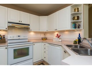Photo 10: 319 7151 121 Street in Surrey: West Newton Condo for sale in "The Highlands" : MLS®# R2202432