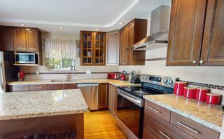 Photo 3: 522 W 23RD Street in North Vancouver: Central Lonsdale House for sale : MLS®# R2870591