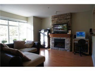 Photo 4: 32 7428 SOUTHWYNDE Avenue in Burnaby: South Slope Townhouse for sale in "LEDGESTONE 2" (Burnaby South)  : MLS®# V1000912