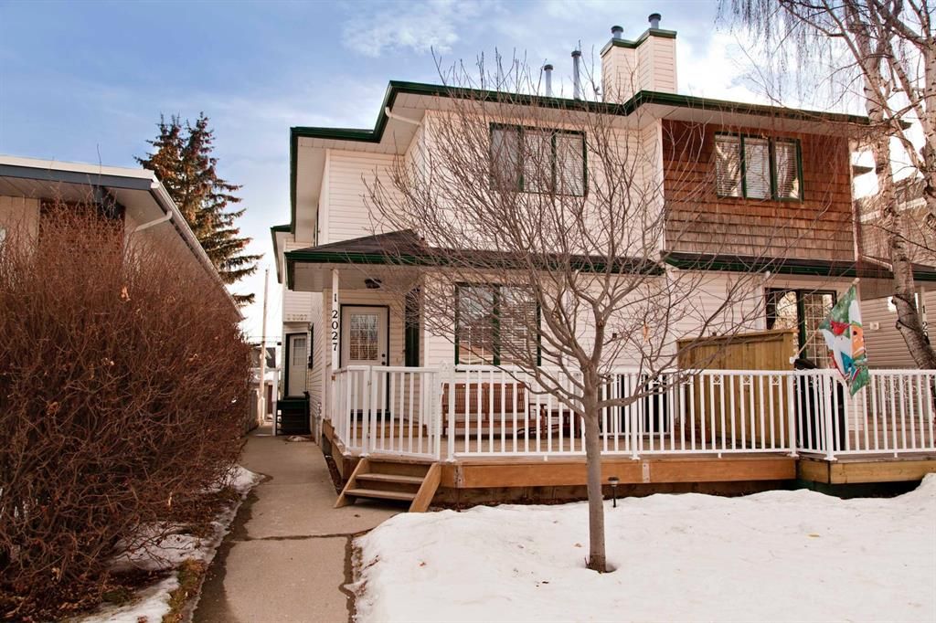 Main Photo: 1 2027 2 Avenue NW in Calgary: West Hillhurst Row/Townhouse for sale : MLS®# A1215285