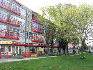 Main Photo: 214 350 E 2ND Avenue in Vancouver: Mount Pleasant VE Condo for sale in "MAIN SPACE" (Vancouver East)  : MLS®# R2014150