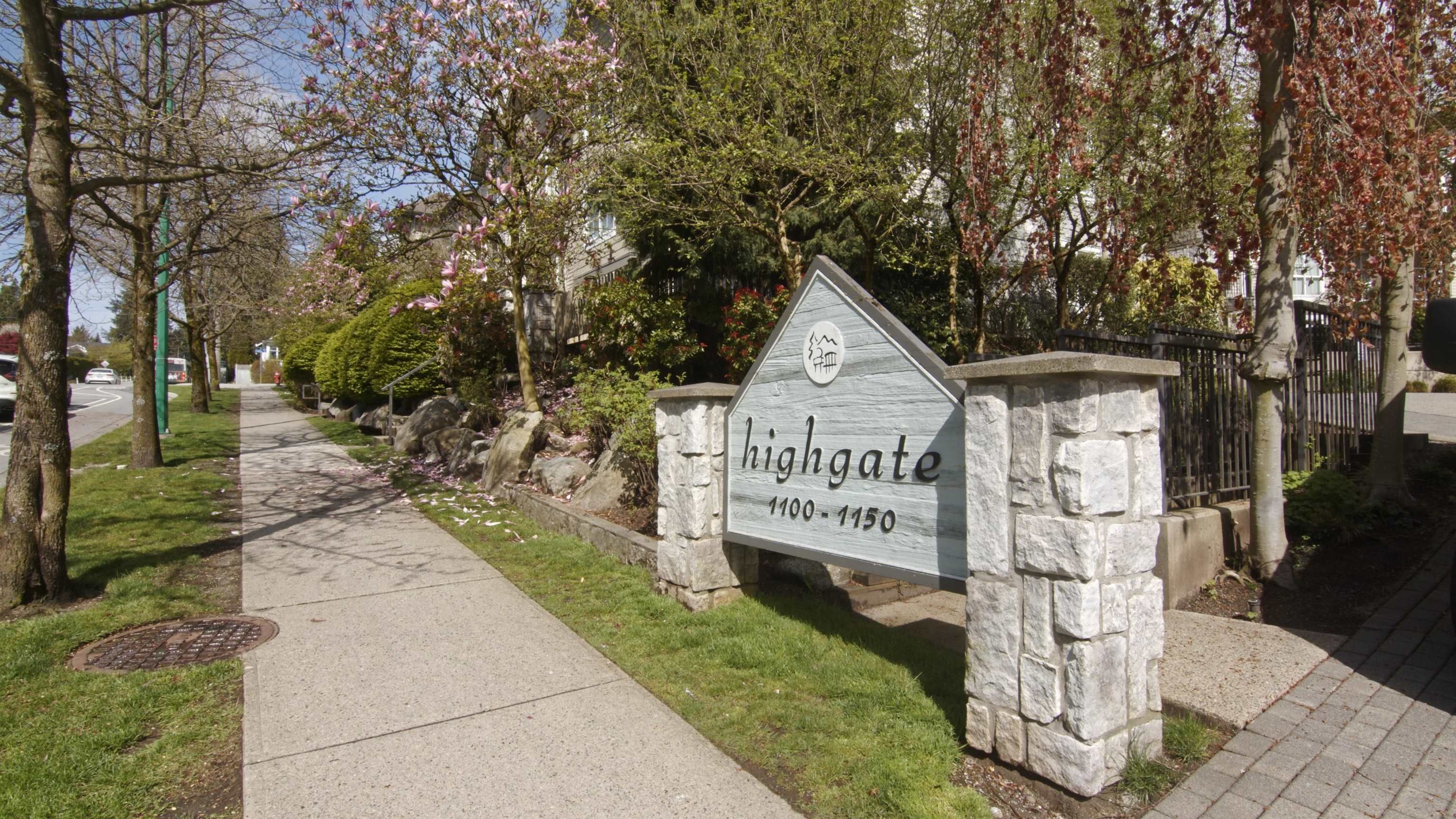 Main Photo: 357 1100 E 29TH Street in North Vancouver: Lynn Valley Condo for sale in "HIGHGATE" : MLS®# R2686795