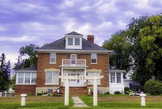 Photo 1: 324 Crescent Road West in Portage La Prairie: Southwest Residential for sale (P02 - Southwest)  : MLS®# 202401874