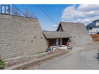 Photo 2: 430 Panorama Crescent in Okanagan Falls: House for sale : MLS®# 10301595
