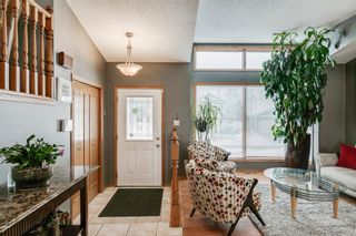 Photo 3: 127 Wood Valley Drive SW in Calgary: Woodbine Detached for sale : MLS®# A1062354