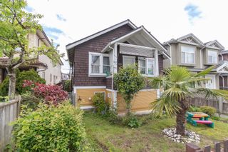 Photo 2: 1259 RENFREW Street in Vancouver: Renfrew VE House for sale (Vancouver East)  : MLS®# R2752427