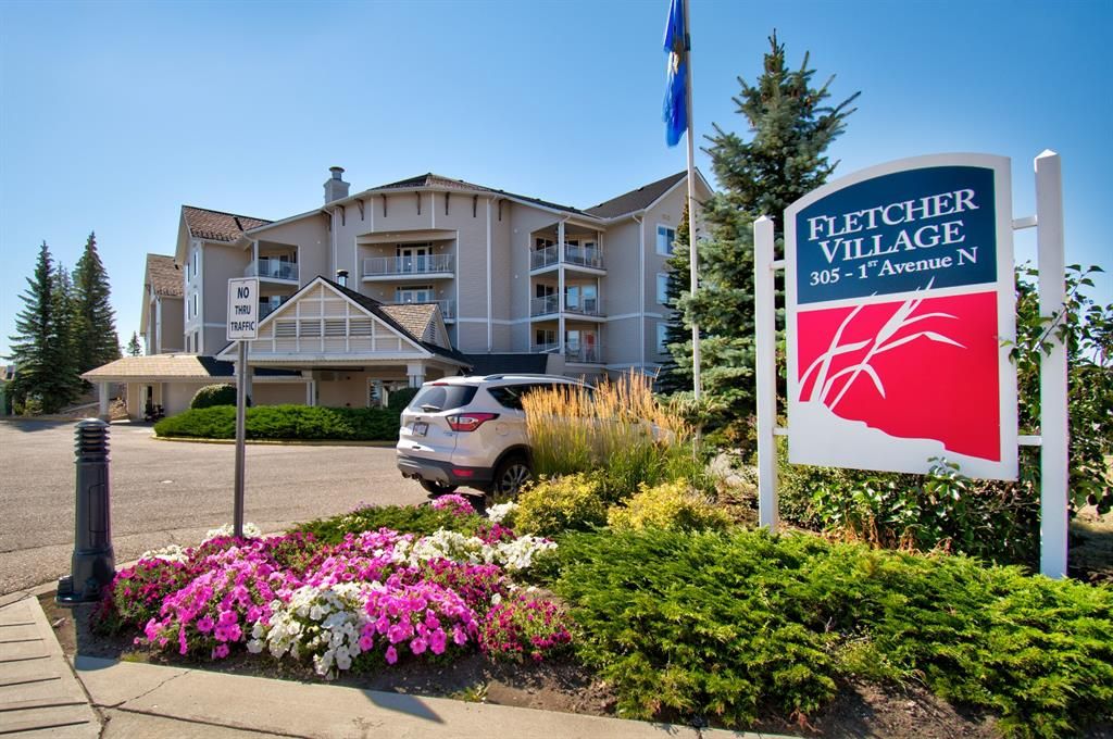 Main Photo: 110 305 1 Avenue NW: Airdrie Apartment for sale : MLS®# A1255700