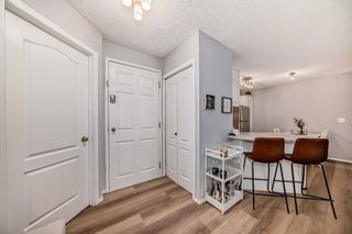 Photo 2: 205 10 Sierra Morena Mews SW in Calgary: Signal Hill Apartment for sale : MLS®# A2122278