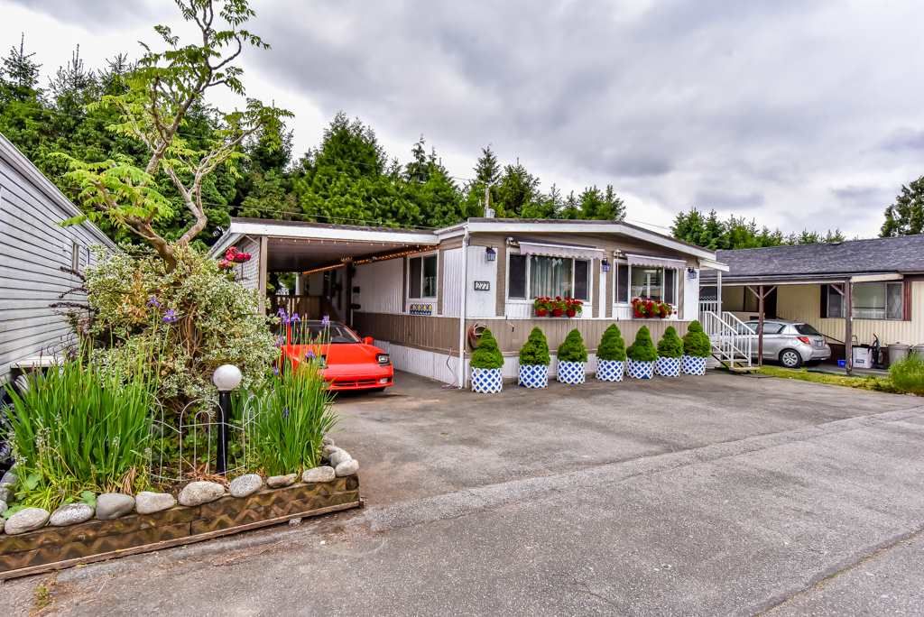 Main Photo: 277 201 CAYER Street in Coquitlam: Maillardville Manufactured Home for sale in "WILDWOOD PARK" : MLS®# R2269026