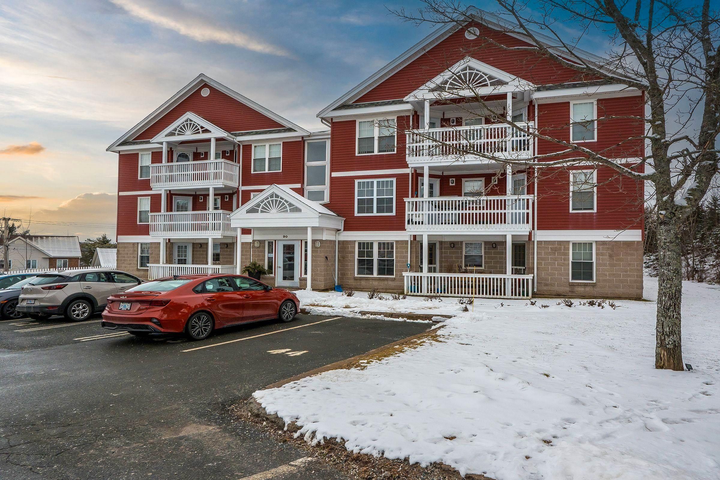Main Photo: 722 90 Moirs Mill Road in Bedford: 20-Bedford Residential for sale (Halifax-Dartmouth)  : MLS®# 202401941
