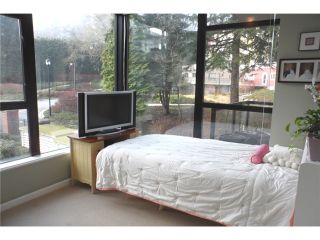 Photo 8: # 301 15 E ROYAL AV in New Westminster: Fraserview NW Condo for sale in "VICTORIA HILL HIGH RISES" : MLS®# V989264