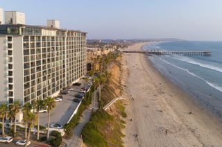 Photo 2: PACIFIC BEACH Condo for sale : 2 bedrooms : 4767 Ocean Blvd #1012 in San Diego