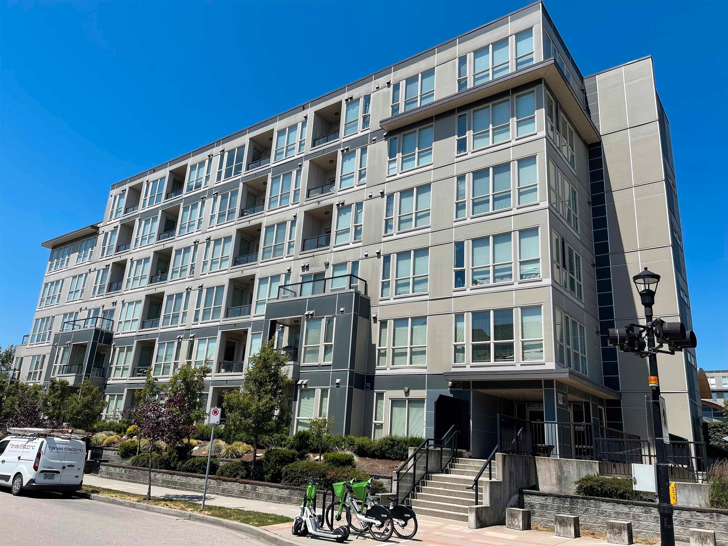 Main Photo: 295 4133 STOLBERG Street in Richmond: West Cambie Condo for sale in "REMY" : MLS®# R2790343