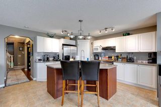 Photo 17: 35 Cougarstone Landing SW in Calgary: Cougar Ridge Detached for sale : MLS®# A2063797