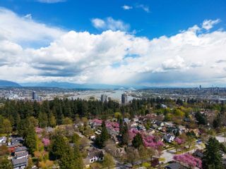 Main Photo: 1704 612 SIXTH Street in New Westminster: Uptown NW Condo for sale in "THE WOODWARD" : MLS®# R2871937