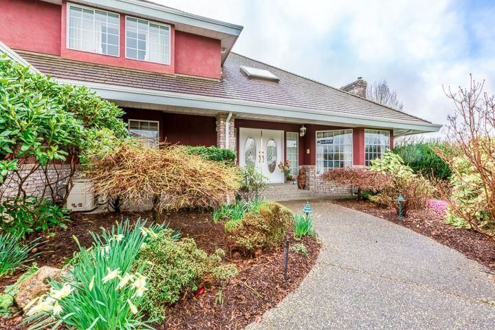 Main Photo: 17986 67 Avenue in Surrey: Cloverdale BC House for sale (Cloverdale)  : MLS®# R2775551