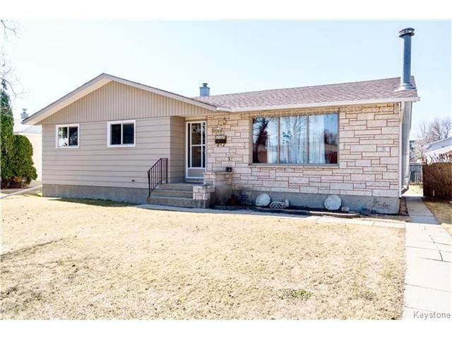 Main Photo: 62 Masterton Crescent in Winnipeg: Maples Residential for sale (4H)  : MLS®# 1708380