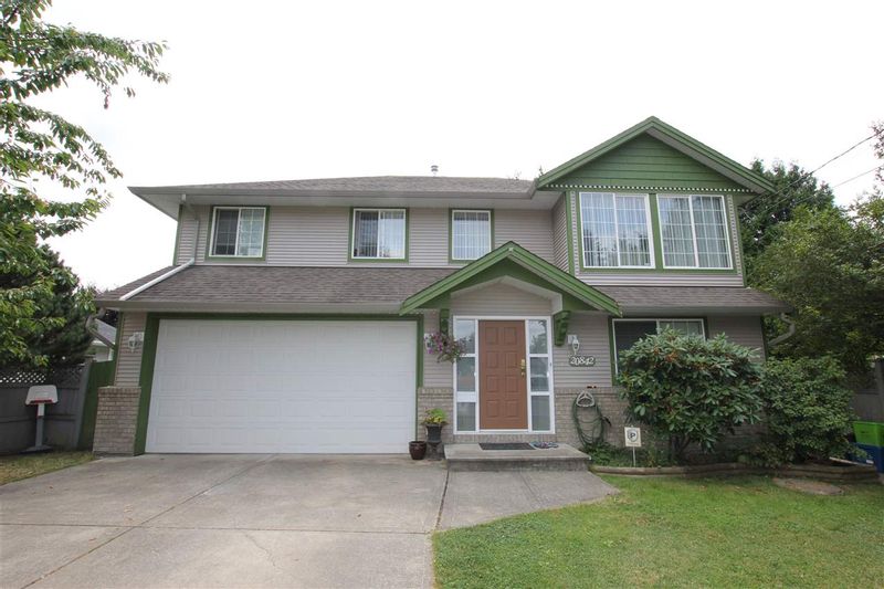 FEATURED LISTING: 20842 52 Avenue Langley