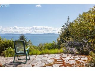 Photo 6: 923 Claremont Ave in VICTORIA: SE Cordova Bay House for sale (Saanich East)  : MLS®# 758129