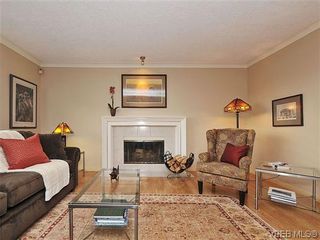 Photo 4: 4105 2829 Arbutus Rd in VICTORIA: SE Ten Mile Point Condo for sale (Saanich East)  : MLS®# 640007
