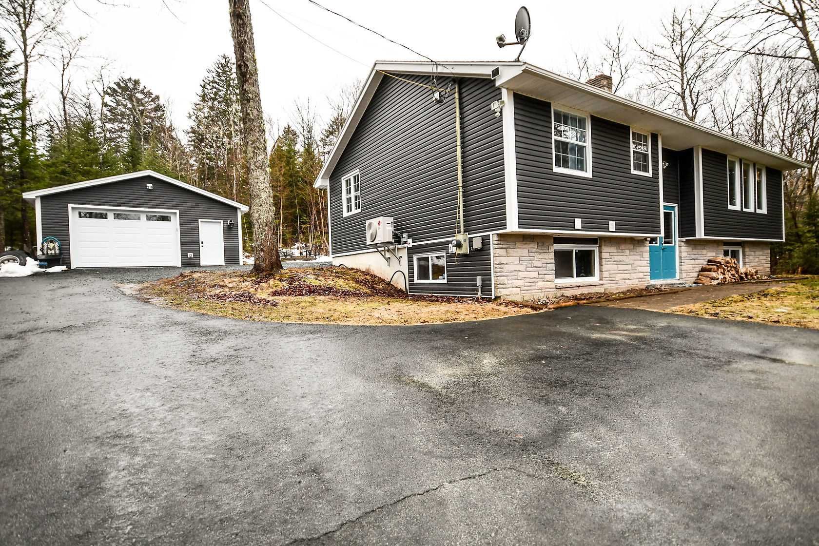 Main Photo: 28 Lakemist Court in East Preston: 31-Lawrencetown, Lake Echo, Porters Lake Residential for sale (Halifax-Dartmouth)  : MLS®# 202105359