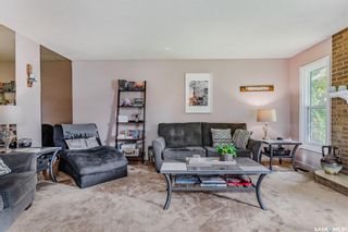 Photo 3: 369 Waterloo Crescent in Saskatoon: East College Park Residential for sale : MLS®# SK881364