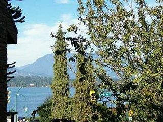 Photo 3: 203 2410 CORNWALL AV in Vancouver West: Home for sale : MLS®# V614404