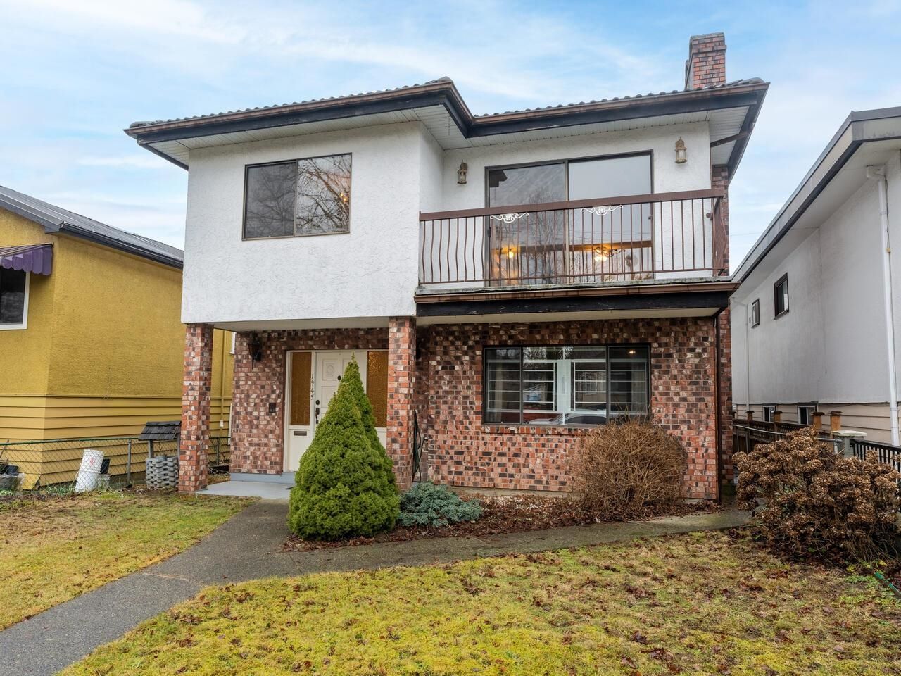 Main Photo: 1945 E 36TH Avenue in Vancouver: Victoria VE House for sale (Vancouver East)  : MLS®# R2744179