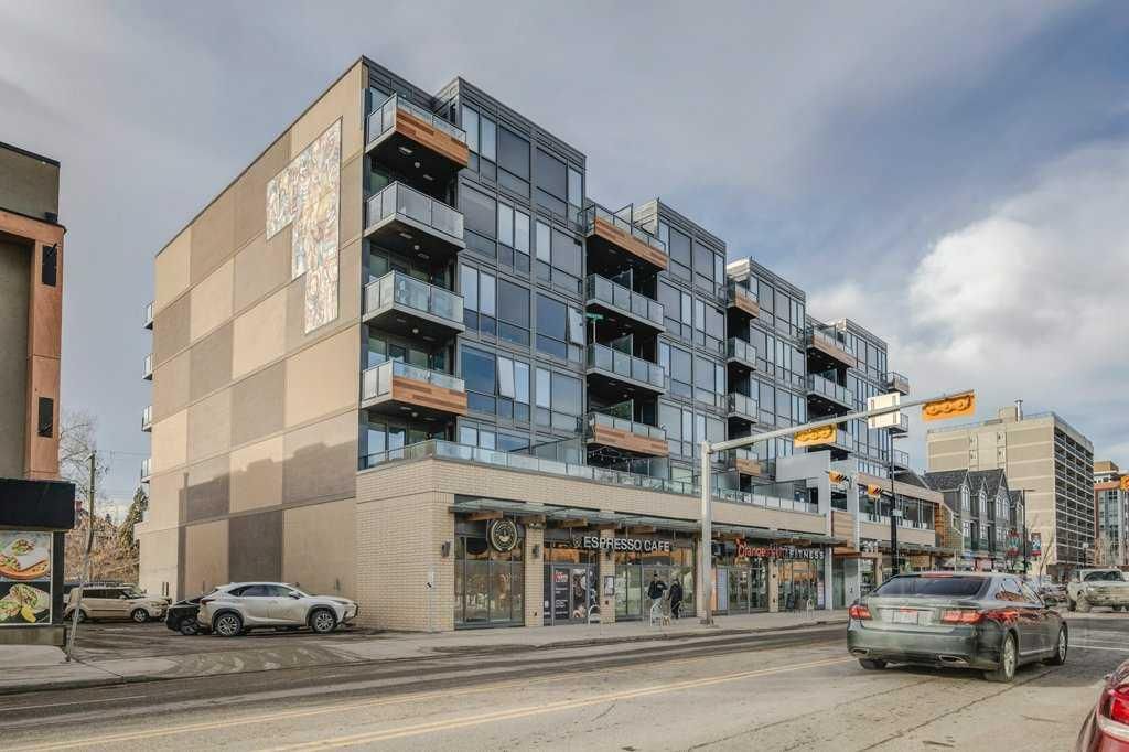 Main Photo: 504 301 10 Street NW in Calgary: Hillhurst Apartment for sale : MLS®# A2105155