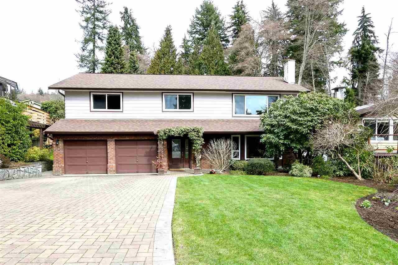 Main Photo: 2730 WALPOLE CRESCENT in North Vancouver: Blueridge NV House for sale : MLS®# R2445064