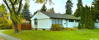 Photo 1: 208 Wilson Crescent in Saskatoon: Avalon Residential for sale : MLS®# SK965886