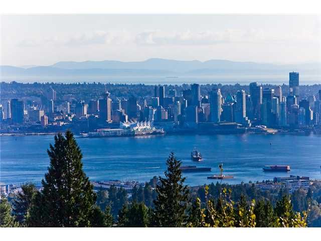 Main Photo: 3887 ST GEORGES Avenue in North Vancouver: Upper Lonsdale House for sale : MLS®# V968113