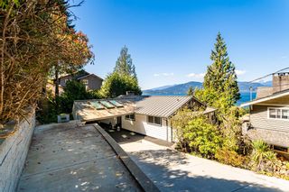 Photo 2: 30 OCEANVIEW Road: Lions Bay House for sale (West Vancouver)  : MLS®# R2877339