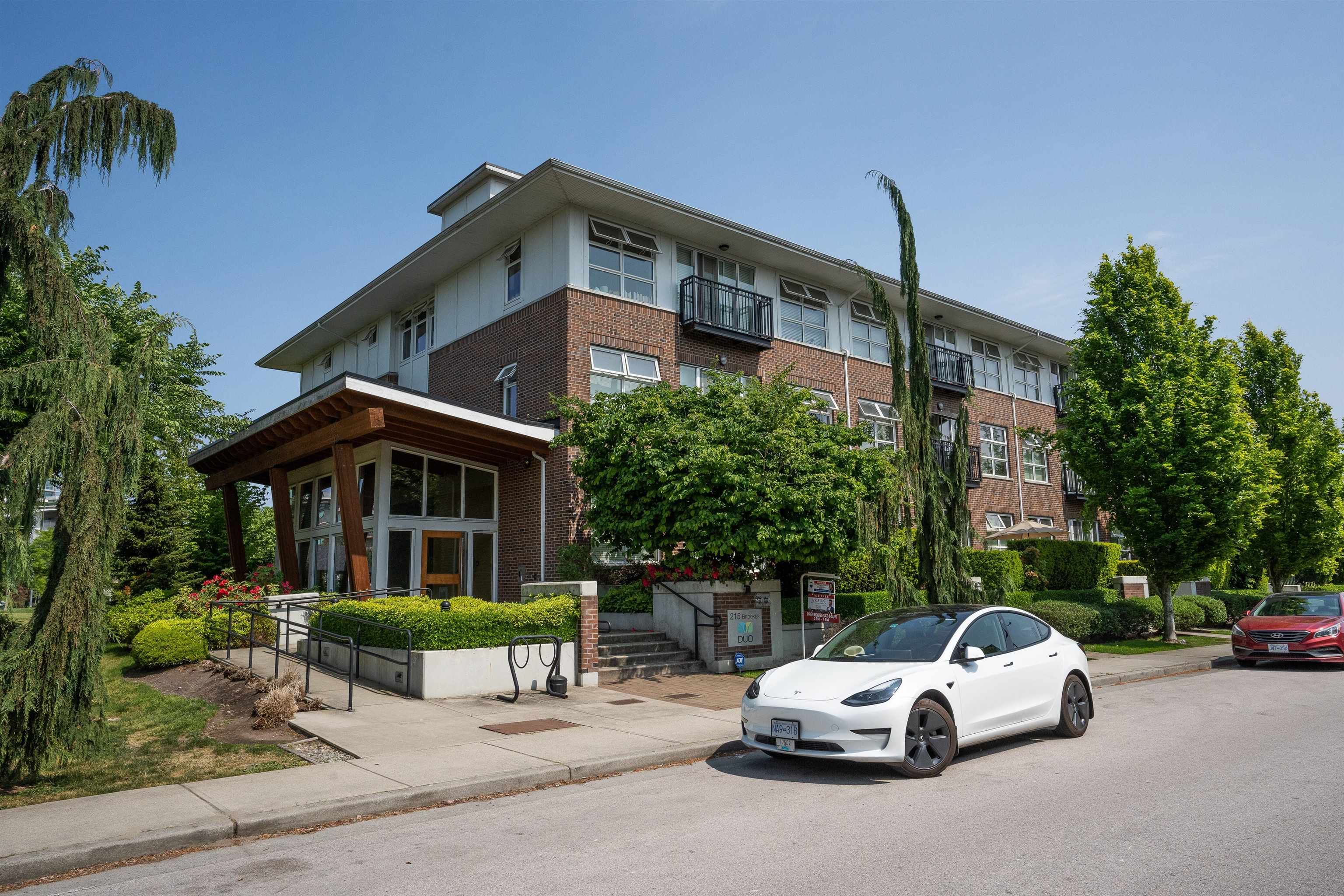 Main Photo: 201 215 BROOKES Street in New Westminster: Queensborough Condo for sale in "DUO B" : MLS®# R2780272