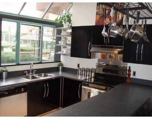 Photo 3: Photos: 905 BEACH Avenue in Vancouver: False Creek North Townhouse for sale (Vancouver West)  : MLS®# V676727