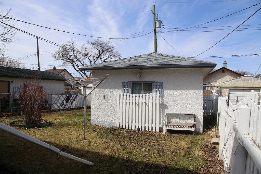 Photo 31: Photos: 1092 Downing Street in WINNIPEG: West End/Sargent Park Single Family Detached for sale (West Winnipeg)  : MLS®# 151067