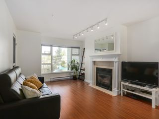 Photo 3: 308 988 West 54th Avenue in Hawthorne House: South Cambie Home for sale ()  : MLS®# R2040205