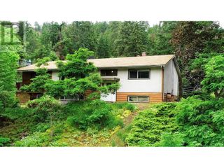 Photo 2: 338 Clifton Road in Kelowna: House for sale : MLS®# 10307763